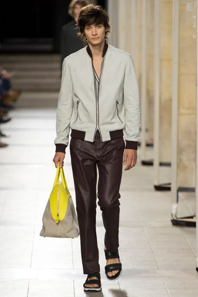 Look 8